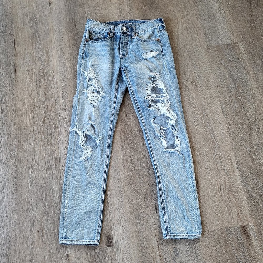 American Eagle Tomgirl Destroyed Jeans Size 2